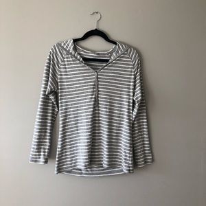 GAP Pullover Hooded Sweatshirt - Size M